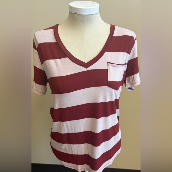 Socialite Mauve & Pink Striped top Casual Short Sleeve relaxed Tee size Medium - Picture 2 of 8